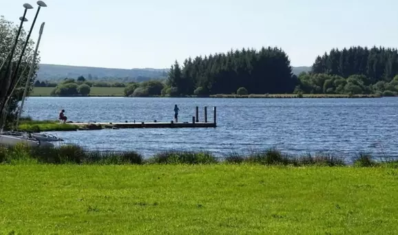 SORTIE  AU  LAC  DE  BRENNILIS